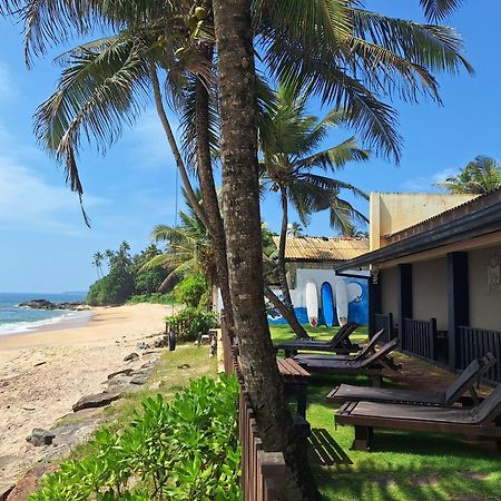 Hakuna Matara Beach Bungalows Exterior photo
