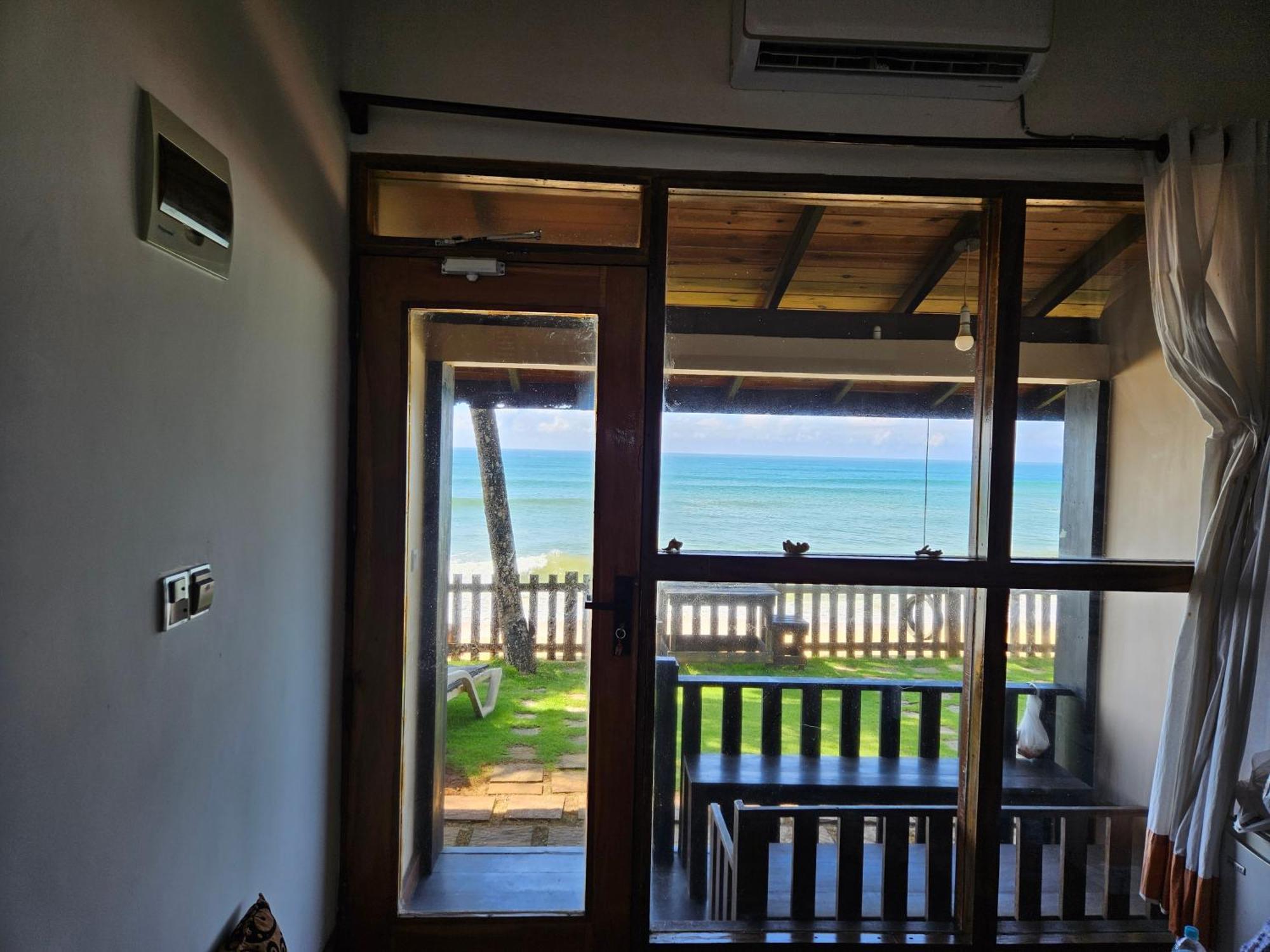 Hakuna Matara Beach Bungalows Exterior photo