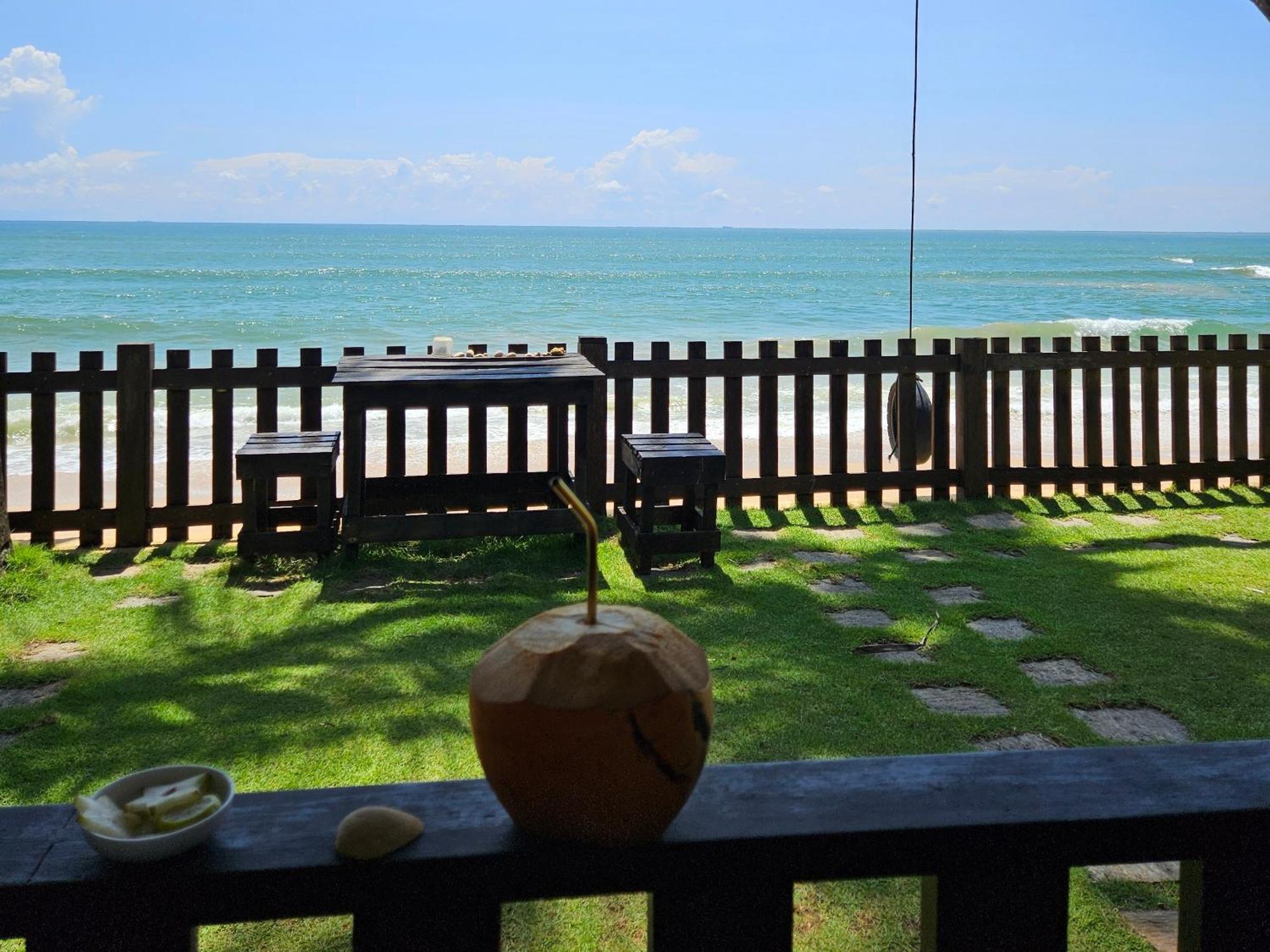 Hakuna Matara Beach Bungalows Exterior photo